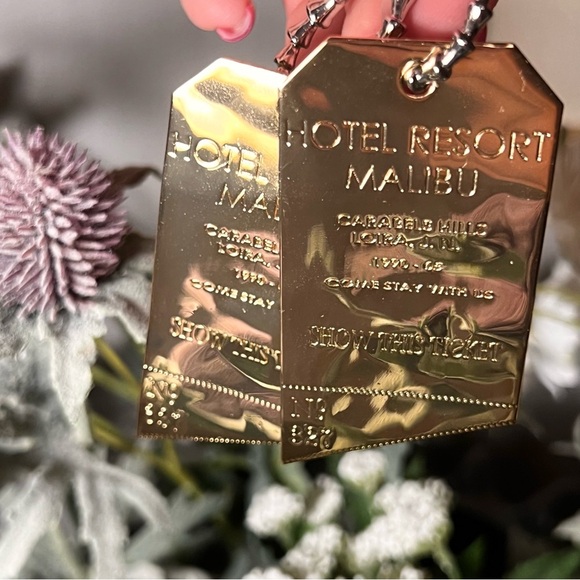 Zara Gold Tone Dangle Earrings Hotel Resort Malibu Tags - Picture 3 of 7